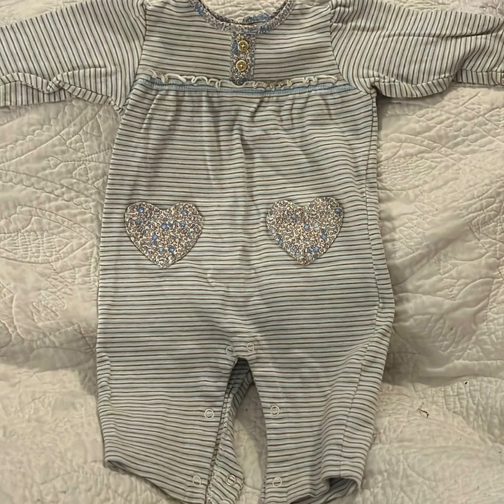 🥳 5 for $10 🥳 Carter’s 6m one piece outfit